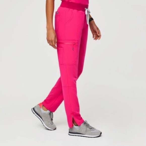 Figs Shocking Pink Scrub Set Like New - Picture 3 of 11